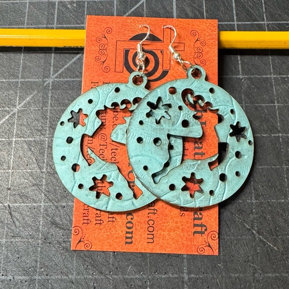 Christmas Earrings reindeer star cutout embossed aqua leather hand crafted - Picture 1 of 2